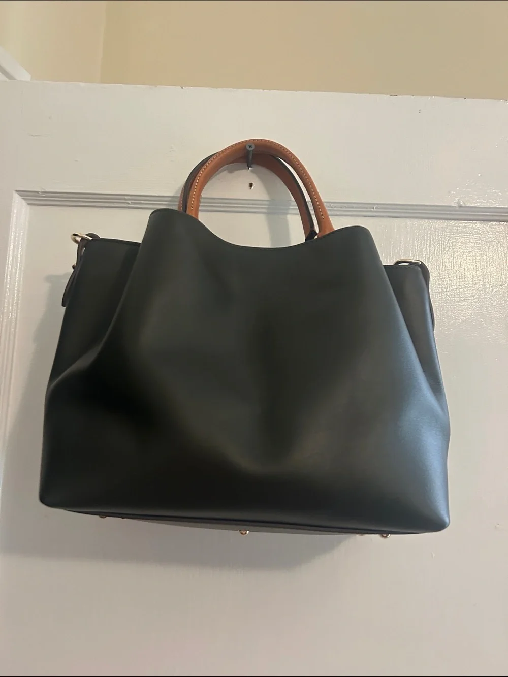 Dooney & Bourke classic dooney